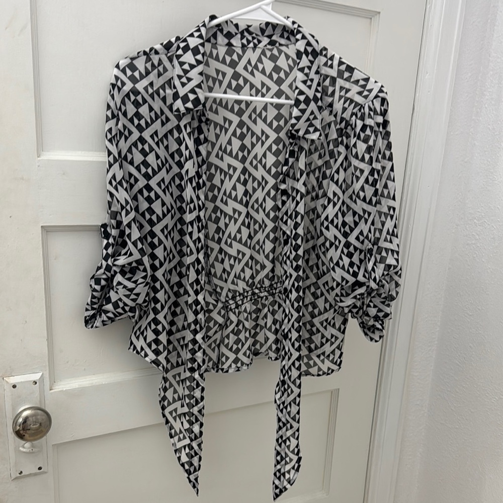 Black and White Geometric Women's Top